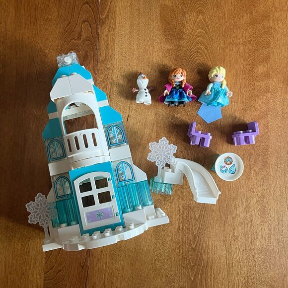 Duplo Disney "Frozen" ice castle set - Picture 1 of 15